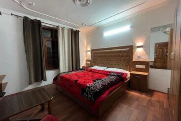 Hotell Premier Mall Road Manali