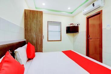 فندق Sam Guest House By Oyo