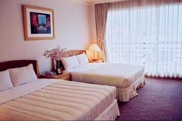 هتل Lakeside Resort