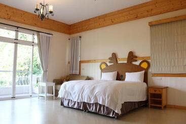 Pansiyon Bear Meets Moose Homestay B&b