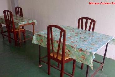 Pensió Mirissa Golden Resort