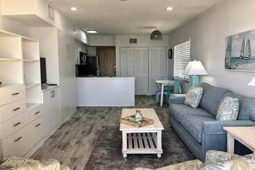 ホテル Treasure Island Beach Club 727 360 7096