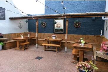 호텔 The White Bear