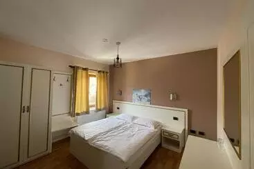 Hotel Margjeka