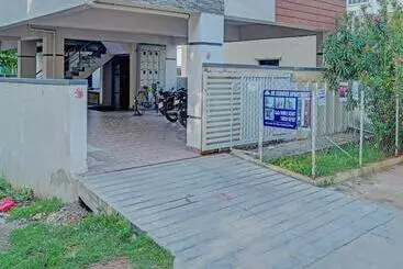Hotel Collection O Ns Service Apartment