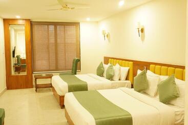 Hotel Heera Residency