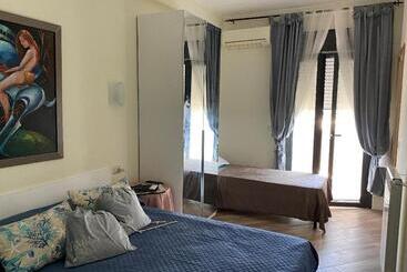 تختخواب و صبحانه Laviniahouse Nettuno