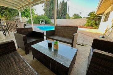 הוסטל Salute Home