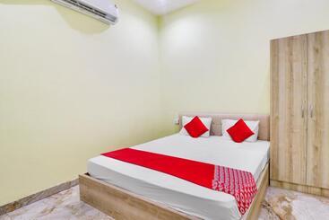 Oyo Flagship Hotel Priya Palace Home Stay