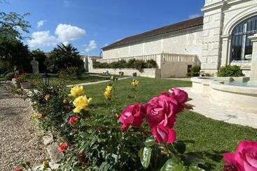 تختخواب و صبحانه Château Pellisson