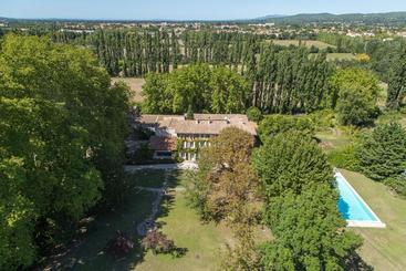 تختخواب و صبحانه Le Domaine De Palerme