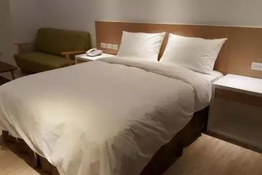Ze Hu B&b