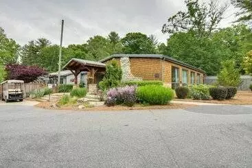 Mökkimajoitus Chic Flat Rock Tiny Home: Pool Access!