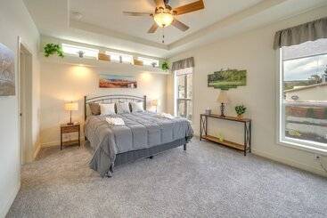 Dom wiejski Lakefront Brewster Home W/ Yard Games & Hot Tub!