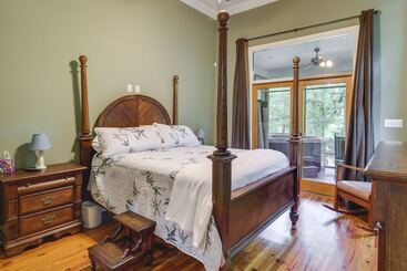 Waterfront Loranger Cottage W/ Private Hot Tub!