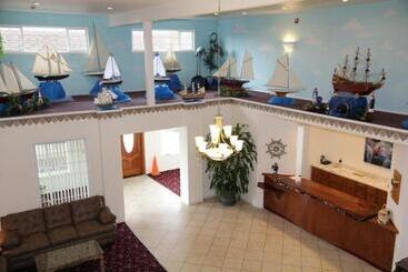 Отель Oceanview Inn And Suites