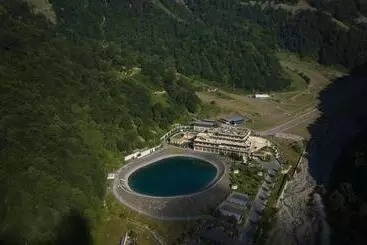 هتل Qafqaz Tufandag Mountain Resort