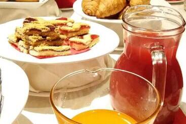 Quari Hotel Restaurant & Pizza