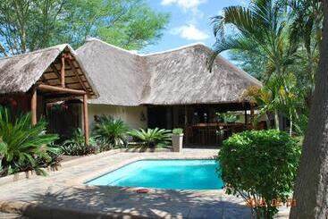 ペンション Acasia Guest Lodge