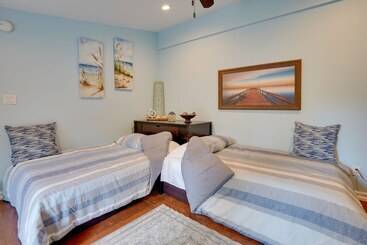 별장 Buchanan Home W/ Deck, 4 Mi To Paris Landing!