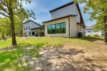 コテージ Luxe Waterfront Home In Malakoff W/ Pool + Hot Tub