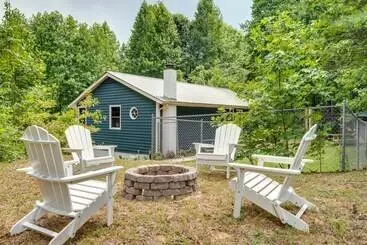 Mökkimajoitus Secluded Mountain Retreat: 30 Mi To Asheville!