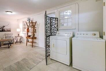 Dom wiejski Springfield Home W/ Yard: 3 Mi To Downtown!