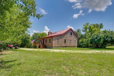 Casa Rural Serene Pacific Getaway: Deck, Grill & Fire Pit!