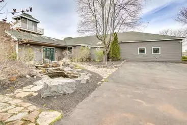 コテージ Spacious Virginia Retreat W/ Deck & Scenic Views!