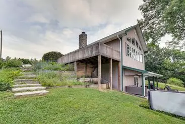 Mökkimajoitus Waterfront Bristol Area Retreat W/ Boat Dock