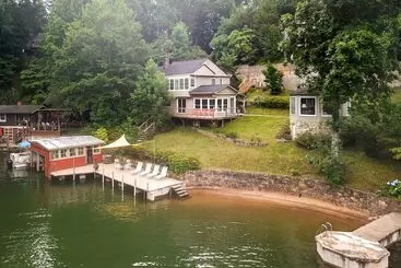 Mökkimajoitus Waterfront Home W/ Dock Access On Lake Lure!