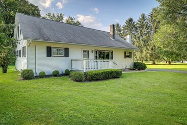 Quinta ou Casa Rural Watkins Glen Home W/ Hot Tub ~ 3 Mi To Raceway!