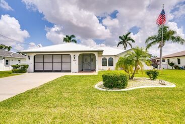 Dom wiejski Lanai & Pool: Waterfront Cape Coral Home!