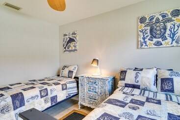 茅舍 Lanai & Pool: Waterfront Cape Coral Home!