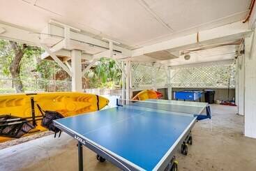 بيت ريفى Crystal River Retreat W/ Private Dock & Kayaks!