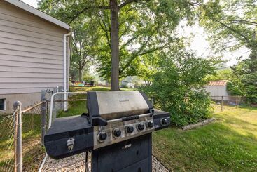 Mökkimajoitus Inviting St Louis Home W/ Deck Near Forest Park!