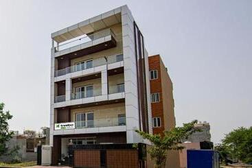 호텔 Treebo Grand Vista   62