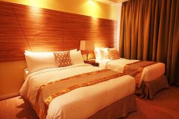 Ferra Hotel And Garden Suites