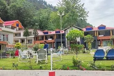 هتل Pine Track Hpt