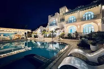 هتل Santorini Villa Cam Ranh