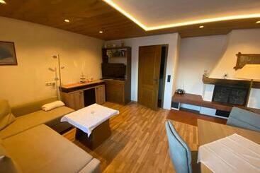 Pensão Sonnleiten   Guggerhof   Villa Sonnenwies