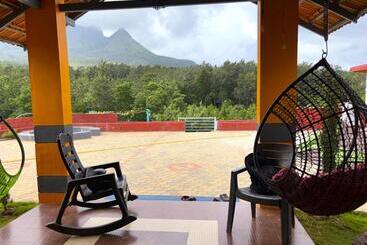 Resort Siri Vismaya Home Stay