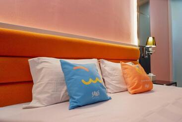 Sans Hotel International Surabaya