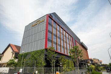 Hotel Faber Park Singapore   Handwritten Collection