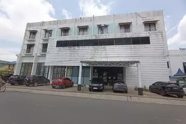 ホテル Oyo 93123 Wisma Hamalau Syariah