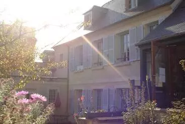 アパートホテル Location à Coucy Le Chateau