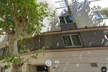 Meudon Hote   Bed And Breakfast