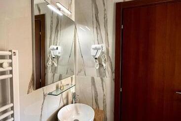 پانسیون Romerooms Condotti