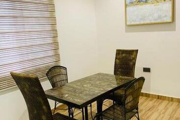 膳宿费 Apple Royal Apartment