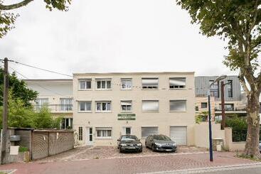 هتل آپارتمان Résidence Hôtel Le Relais Amélie